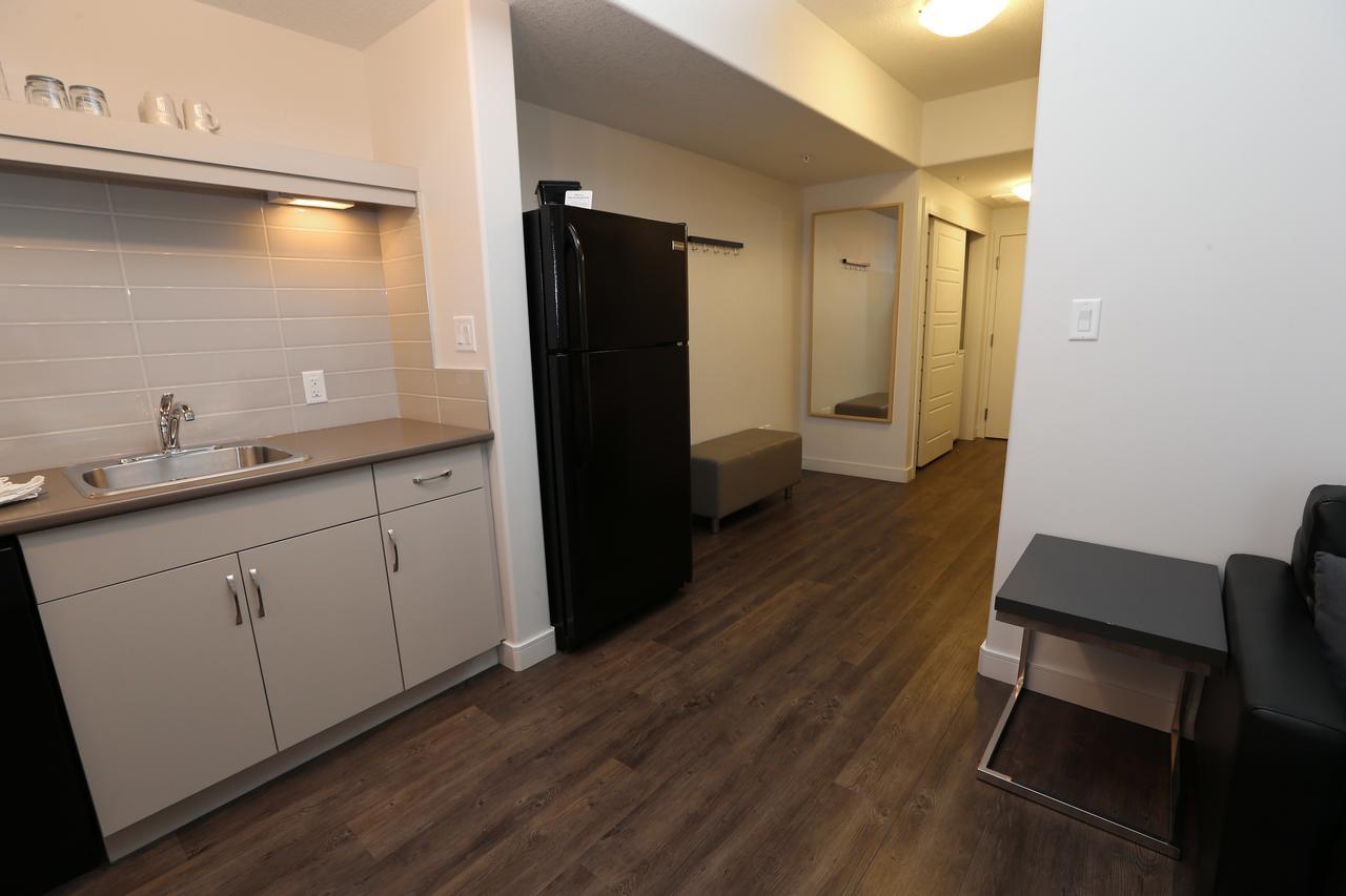 Ramada By Wyndham Fort Mcmurray Exterior photo